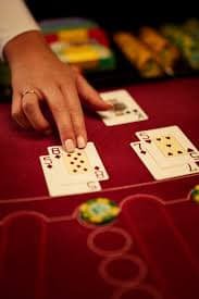 Meja live blackjack dan roulette Cambodia Pools dengan dealer profesional dan kamera HD